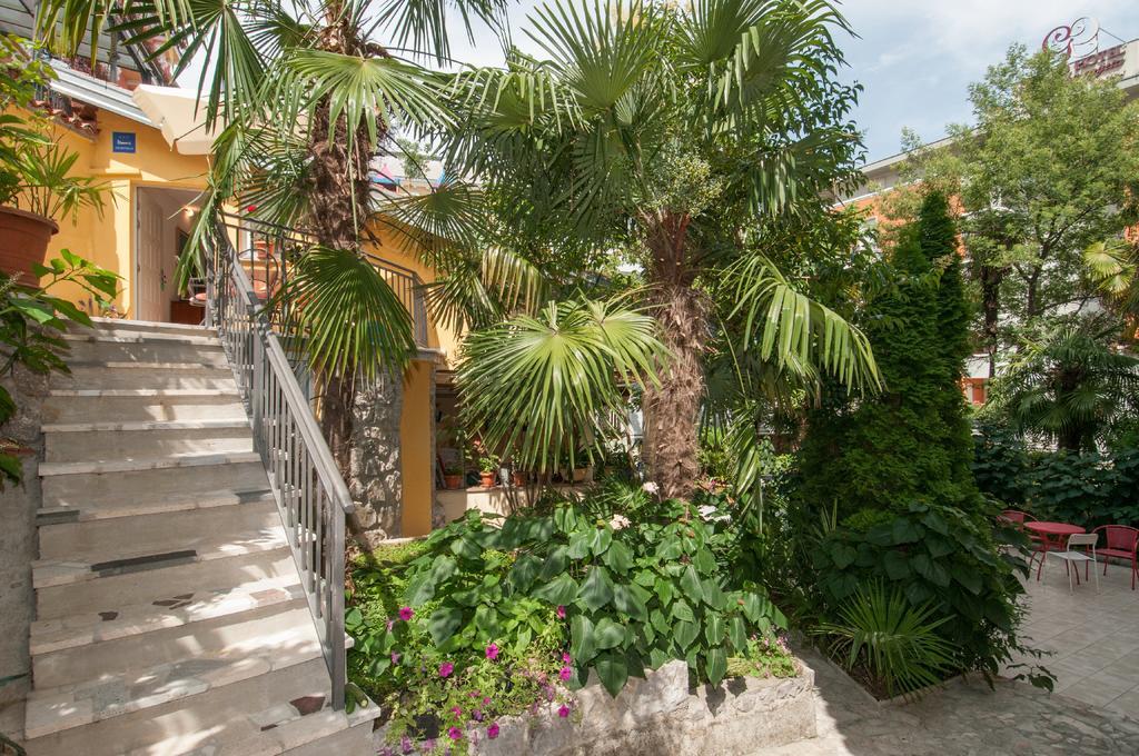 Apartments Center Opatija Ziric Kültér fotó